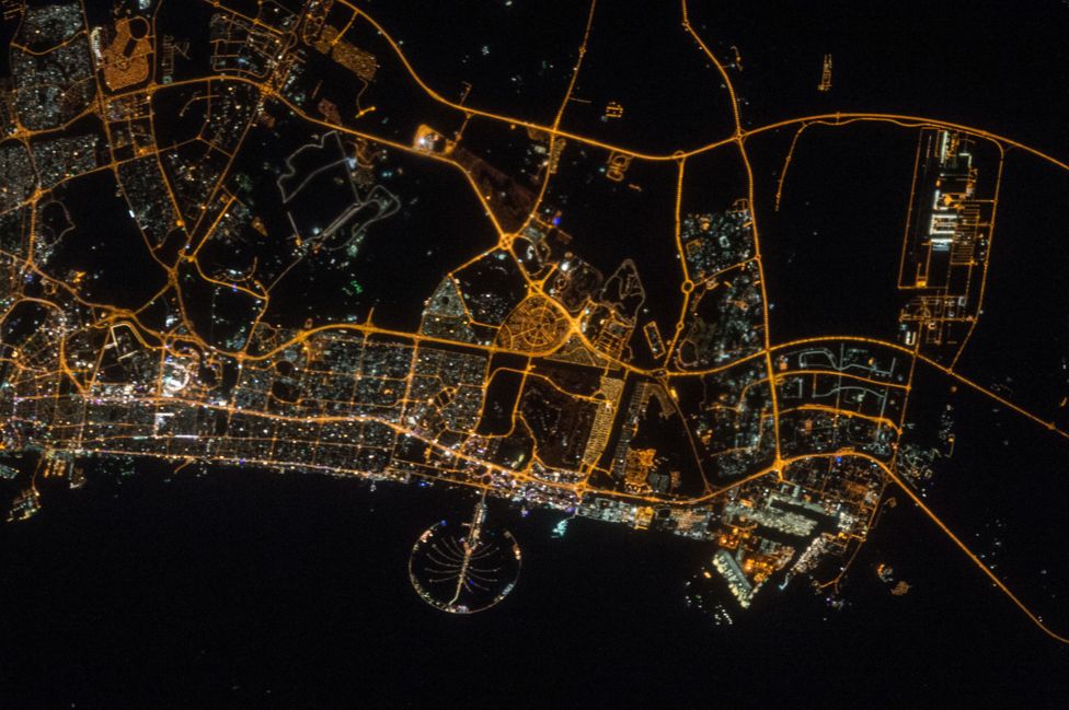Uzay İstasyonu şehir ışıklarını da yakalayabiliyor. Bu fotoğraf 11 Mart'ta Dubai üzerindeyken çekilmişti.