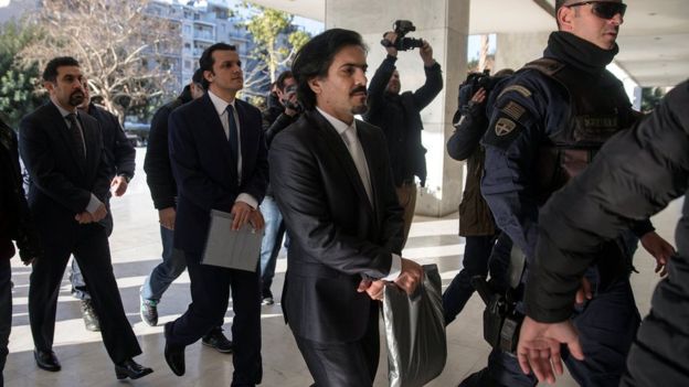 Yunanistan firari askerleri iade etmeyecek