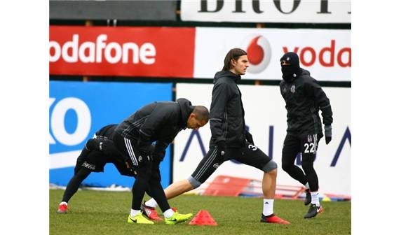 Beşiktaş Ara Vermeden Başladı