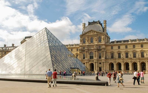 Louvre Müzesi, Fransa