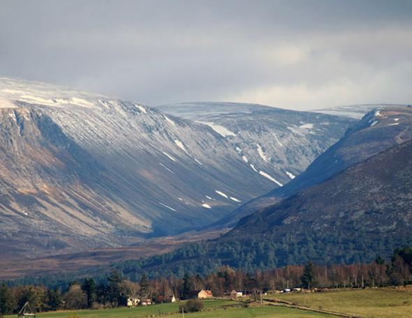 Arolla (İsviçre) Lairig Ghru (İskoçya) Loch Ossian Hostel (İskoçya)