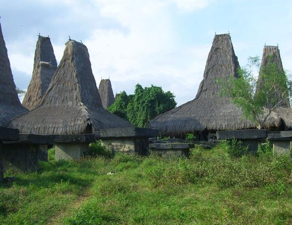 Cehennem Kapısı (Türkmenistan) Pulau Lapang (Endonezya) Sumba (Endonezya)