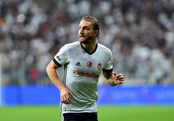 Sol bek: Caner