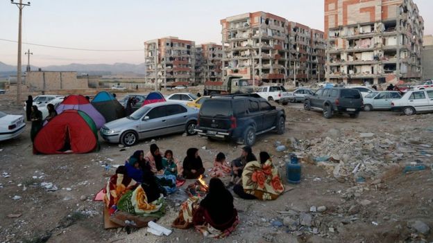 İran'ın Kirmanşah Eyaleti'nde bulunan Serpol Zehap'ta binalar büyük hasar gördü. Bölgede yaşayanlar geceyi evlerinin dışında geçirdi.