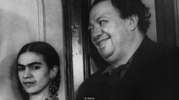Frida Kahlo ile Diego Rivera evlendiğinde Kahlo'nun ailesi Rivera için "fil", Kahlo için "güvercin" nitelemesi yapmıştı.
