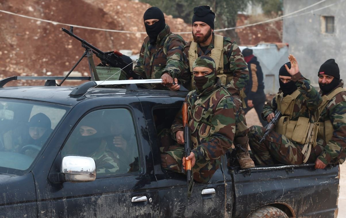 Reuters, Afrin’e giden Özgür Suriye Ordusu’nu böyle görüntüledi.
