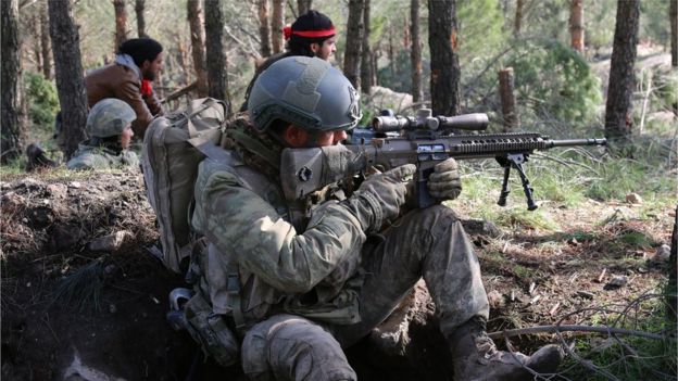Afrin'de Türk askerleri ÖSO savaşçılarıyla yan yana savaşıyor