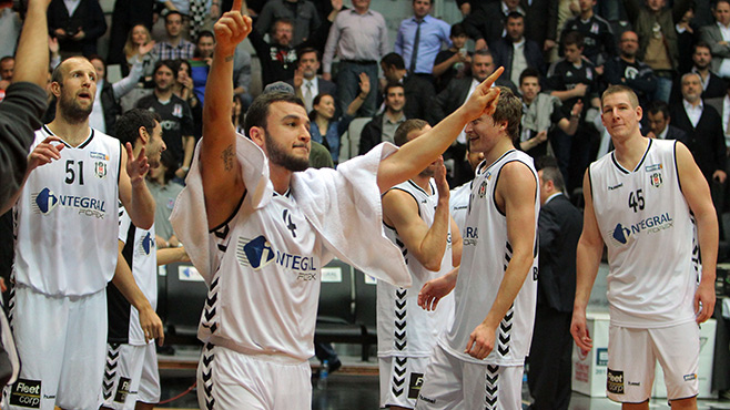 Beşiktaş Basketbolcuları sevindirdi