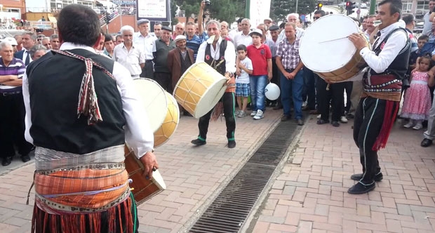 Mahalle aralarında ve meskenlerde yapılan düğün, asker uğurlamaları ve benzeri kutlamalar 'gürültü yasağı' kapsamından çıkarıldı.