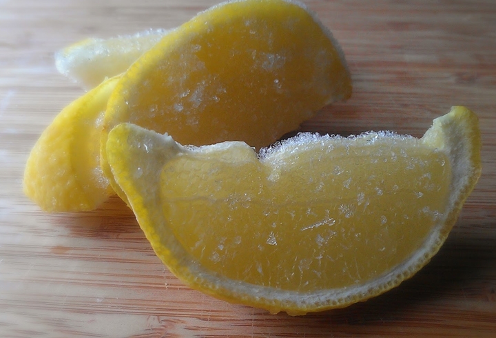 dondurularak rendelenmiş limonunuz, limonun sadece suyunda bulunandan 5 veya 10 kat daha fazla vitamin içerir, deniyor.