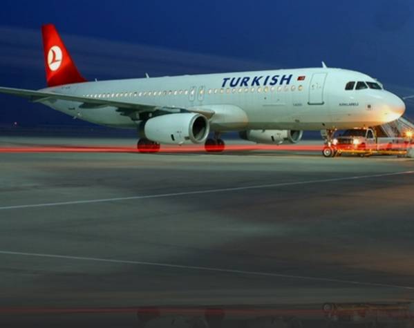 THY, Rus Metrojet Havayolları'nın Şarm El Şeyh-St.Petersburg seferini yapan uçağının IŞİD terör örgütü tarafından düşürüldüğü yolundaki iddiaların ardından, bu gece yapılacak Şarm El Şeyh seferini iptal etti.