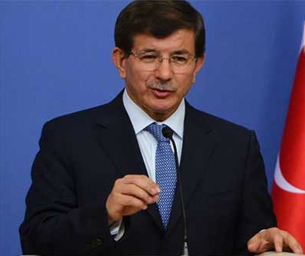 Davutoğlu'ndan turistlere çağrı: "Buradan bütün dünyaya, Türkiye'de ağırlamayı arzu ettiğimiz bütün insanlara seslenmek istiyorum; Türkiye evinizdir. Bu güzel ve güvenli ülkeye gönül rahatlığıyla gelebilir, tatilinizi geçirebilir, bu ülkenin derin tarihinden, güzel doğasından istifade edebilirsiniz. Bugüne kadar yaşadığınız efsanevi misafirperverliğimizle yine sizi misafir etmeye hazırız."