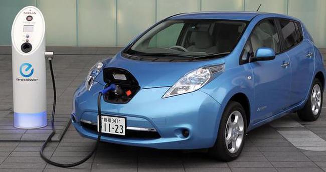 Nissan’ın ilk olarak 2010 yılında Amerika ve Japonya’da ve 2011’de Avrupa’nın diğer ülkelerinde satışa sunduğu elektrikli otomobil Leaf, otomobilde yaşanabilen önemli bir sorun nedeniyle geri çağrılıyor.