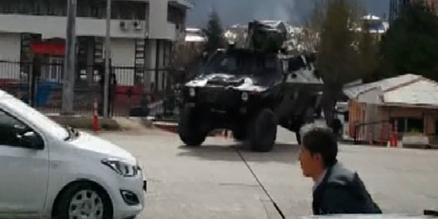 Tunceli Adliyesi'nde polis noktasına el bombası atan saldırgan öldürüldü