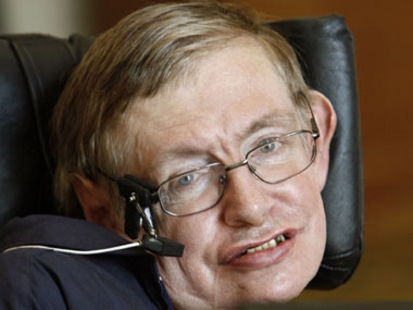 Hawking’e engeli sorulduğunda şöyle diyor: