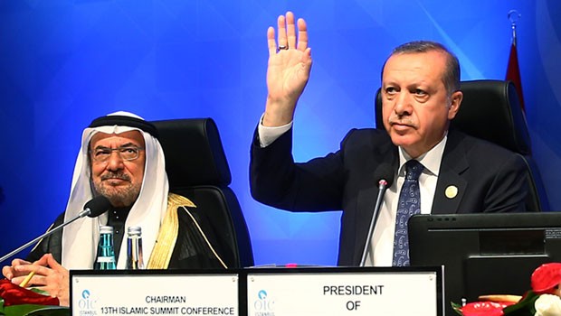 Cumhurbaşkanı Recep Tayyip Erdoğan, "Türkiye olarak biz 2 milyon dolarlık bir katkıyla İslam İşbirliği Teşkilatı'na böyle bir bağışta bulunacağız. Bunun 1,8 milyon doları Genel Sekreterliğe, 100 bin doları İnsan Hakları Komisyonuna, 100 bin doları İslami Dayanışma Fonuna olmak üzere teşkilata, toplam 2 milyon dolar gönüllü katkı taahhüdümüzü açıklıyoruz" dedi.