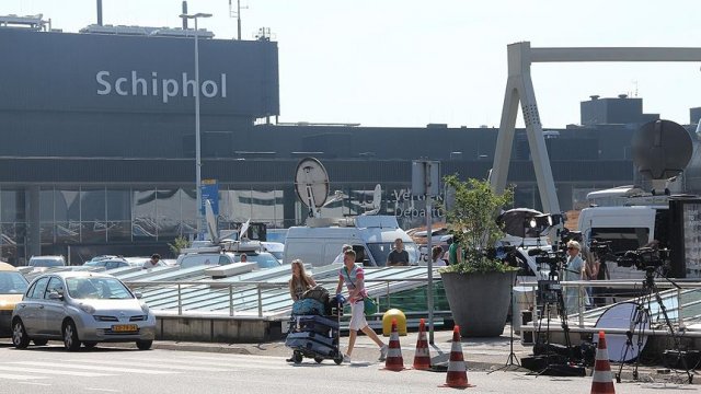 Hollanda havaalanı şüpheli paket