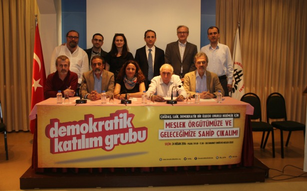 ürk Tabipleri Birliği’ne en fazla sayıda delege veren İstanbul Tabip Odası’nın yönetimi için 4 grup aday oldu. Seçimlere; Demokratik Katılım Grubu, Cumhuriyetçi Hekimler, İstanbul Hekim Dayanışması ve Toplumcu Hekim Grubu katıldı. İstanbul Tabip Odası’na kayıtlı üyeler, Sultanahmet Endüstri Meslek Lisesi ve Sultanahmet Ticaret Meslek Lisesi’nde kurulan 80 sandıkta bugün (24 Nisan) saat 17.00’a kadar oy kullandı. Seçimleri “Saray’ın Yan Odası Olmayı, Bakanlık Bürosuna Dönüşmeyi Engellemek İçin” destek isteyen Demokratik Katılım Grubu yüzde 58,44 oyla kazandı. 2002’den beri odayı yöneten Demokratik Katılım Grubu Selçuk Erez başkanlığında iki yıl daha İstanbul Tabip Odası’nı yönetecek. Demokratik Katılım Grubu seçim sonuçlarını “Hekimler susmadı. İyi ve onurlu hekimlik kazandı” sloganıyla duyurdu. Seçimlere katılan diğer adaylardan İstanbul Hekim Dayanışması yüzde 22,69, Cumhuriyetçi Hekimler yüzde 16,71, Toplumcu Hekimler ise %2,17 oy aldı.