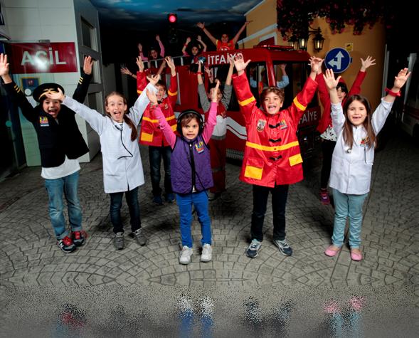 Bilet satışlarını kendi web sitesi üzerinden de yapmaya başlayan KidzMondo, bunun duyurusunu kazançlı bir kampanya ile lanse ediyor. 5-20 Nisan tarihleri arasında KidzMondo giriş biletlerini web sitesi üzerinden alan herkese anında yüzde 50 indirim fırsatı sunuyor.