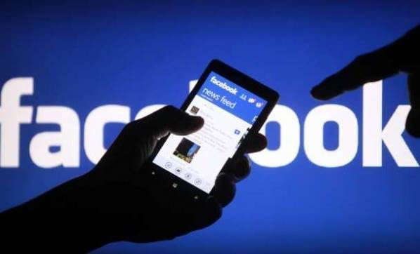 Avrupa’da seçime hazırlanan her ülkenin liderleri ve siyasetçileri, Facebook’taki sahte haber probleminin altını çizip seçim döneminde Facebook’un ülkede yasaklanmasına dair gidebilecek önlemleri tartışmaya almışken, Zuckerberg de şirkette en öncelikli mesele olarak bu sorunu gündeminde tutuyor.