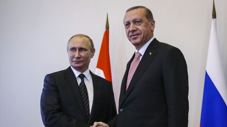 İzvestiya gazetesi, Rusya ve Türkiye’nin oluşturacağı ortak yatırım fonunun ilk projelerini 2017’de finanse etmeye başlayabileceğini yazdı.