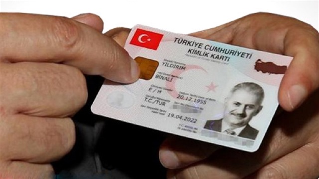 İçişleri Bakanlığı Nüfus ve Vatandaşlık İşleri Genel Müdürlüğünce hazırlanan yeni çipli kimlik kartları yılbaşı ile Kırıkkale'de dağıtılmaya başlayacak.