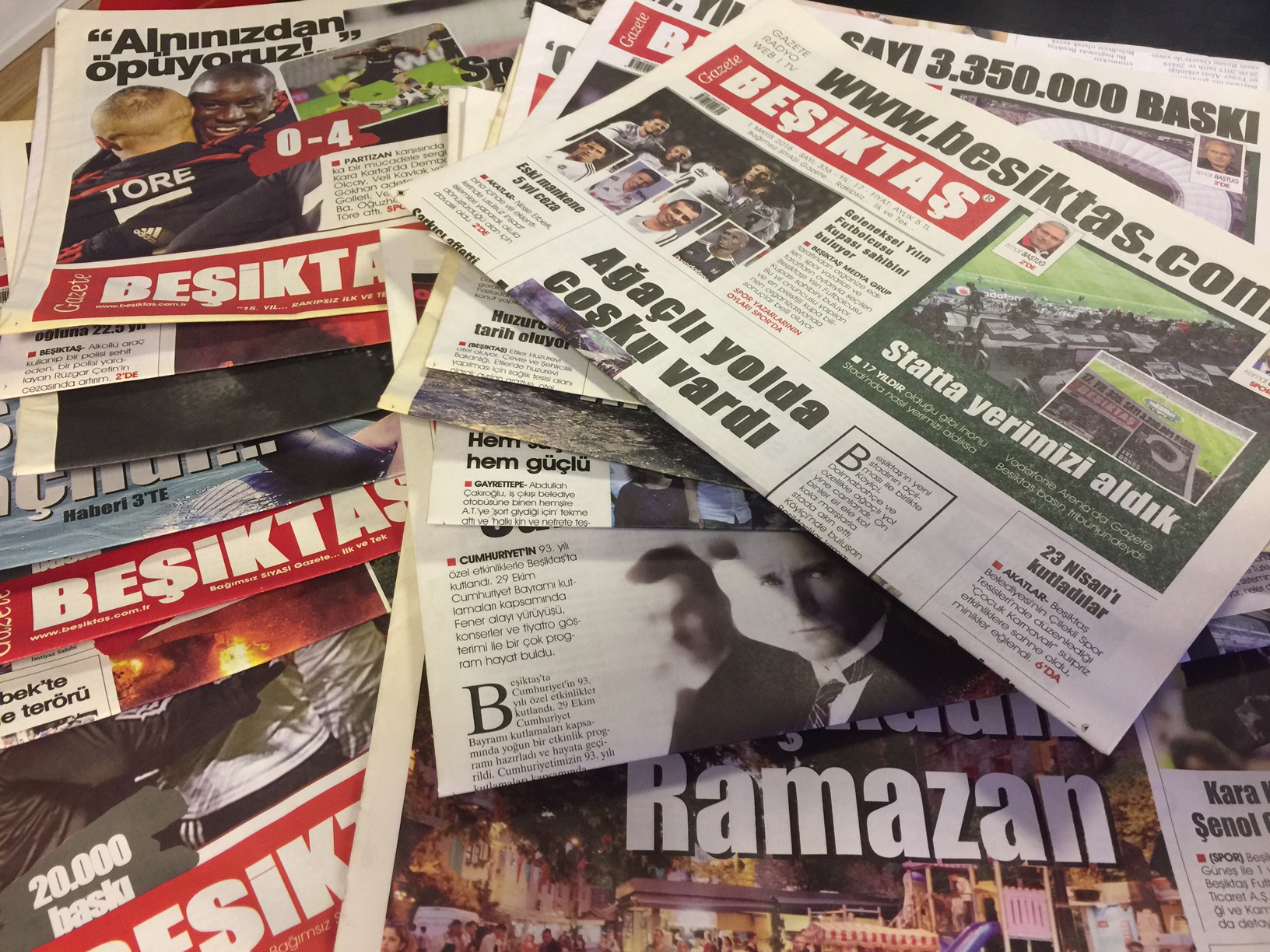 Gazete Beşiktaş. Aylık yayınlanan bağımsız siyasi Gazete