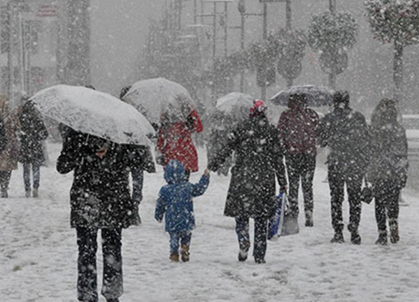 İstanbul'a kar sürprizi!