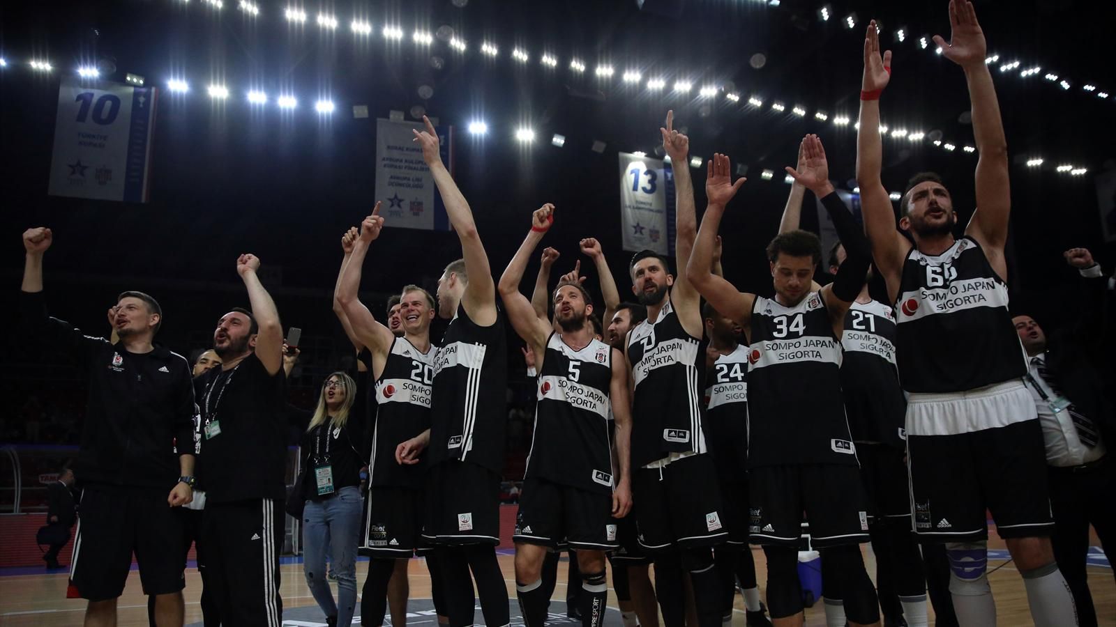 Beşiktaş finalde