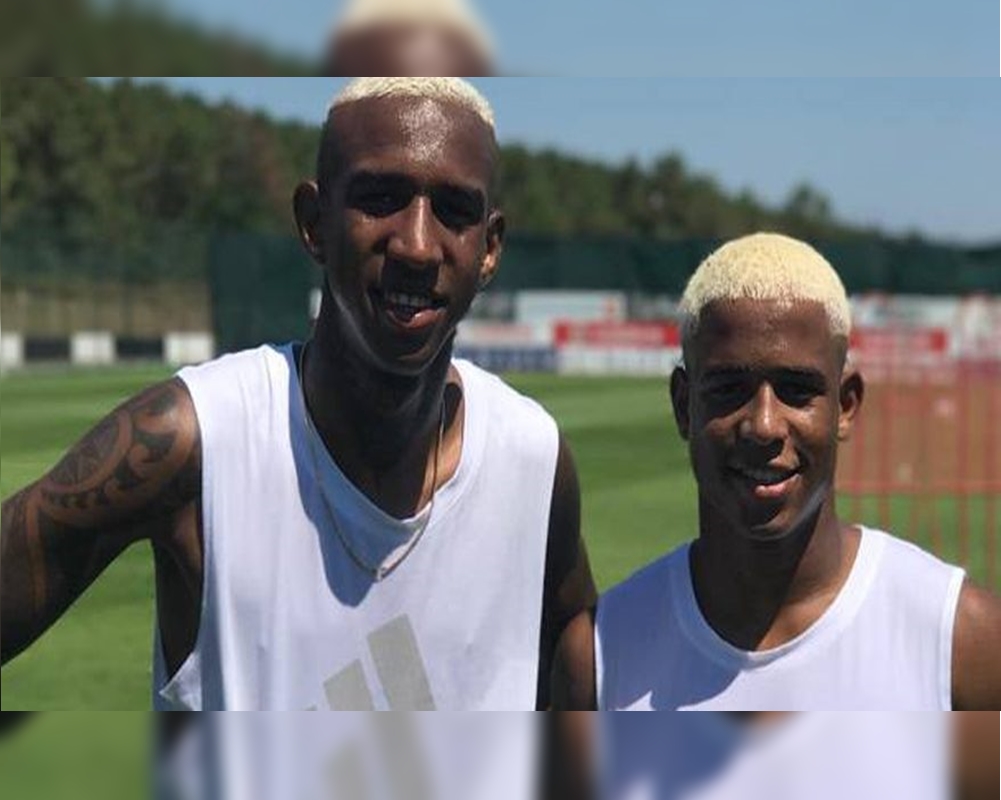 Beşiktaş'ın Brezilyalı yıldız oyuncusu Anderson Talisca'nın kardeşi Souza, Beşiktaş'a transfer oldu.