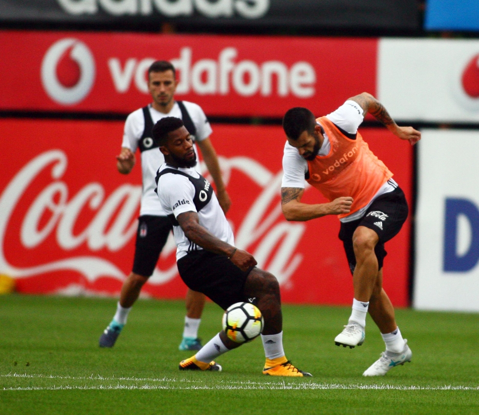 Gözler yeni transferde