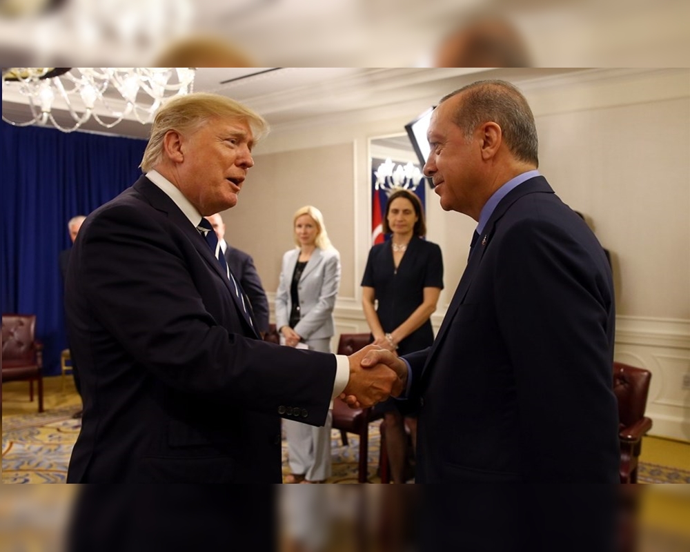 ABD Başkanı Donald Trump'ın New York'ta Cumhurbaşkanı Recep Tayyip Erdoğan ile görüşmesinde, iki liderin birbirlerine "dostum" diye hitap etmeleri dikkat çekti