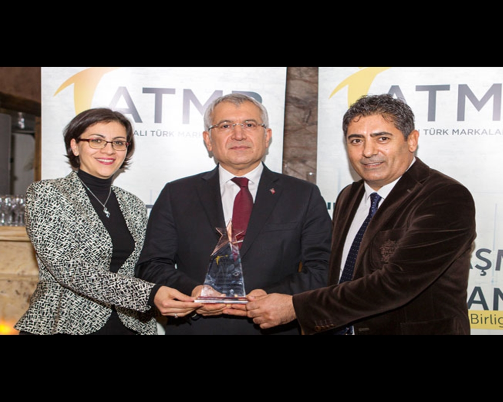 Eximbank Genel Müdürü Adnan Yıldırım’a ‘Türkiye ve Dünya Ticaretine Katkı Ödülü’
