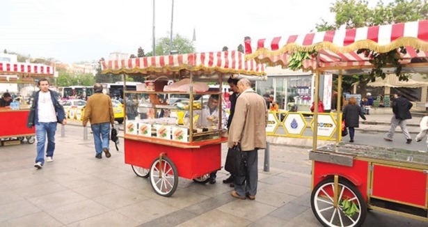 Seyyar kahvaltıcılar meydan okuyor