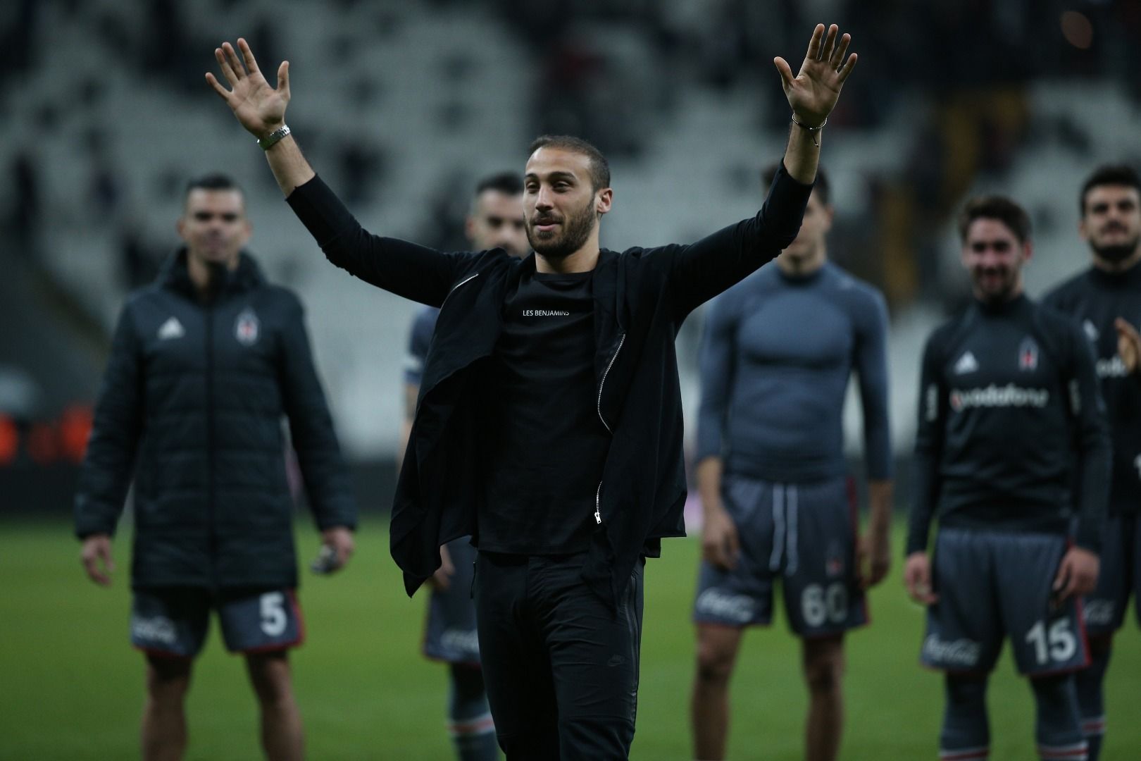 Cenk Tosun imzaya gidiyor