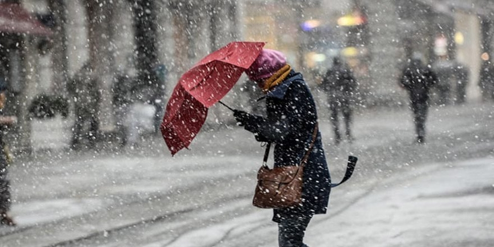 Meteoroloji Genel Müdürlüğü’nün son tahminlerine göre 15 Ocak'ta İstanbul’da kar yağma ihtimalinin olduğu belirtildi.